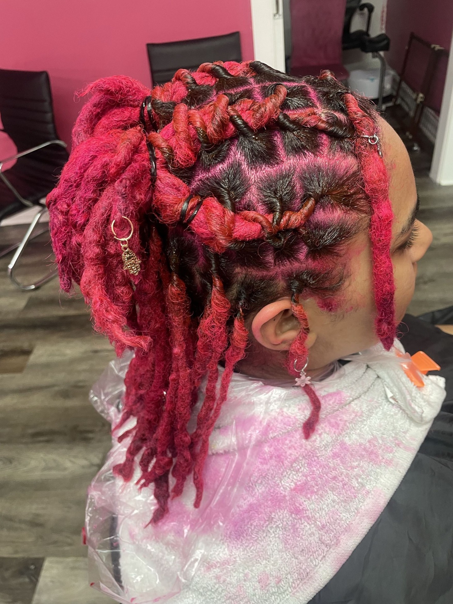 Shellz Beauty Bar locs work