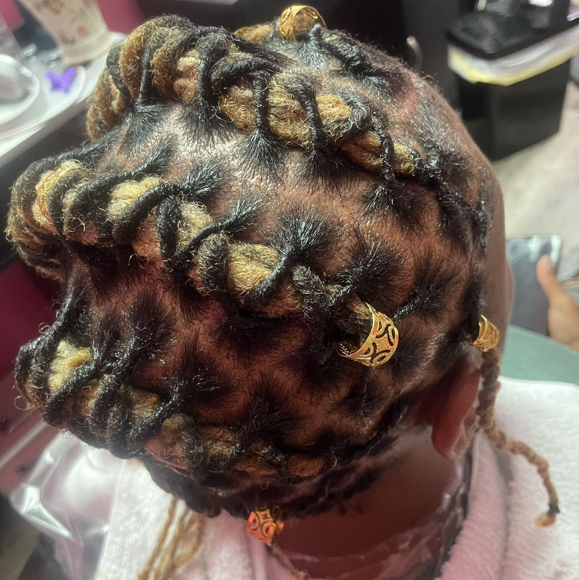 Shellz Beauty Bar locs work