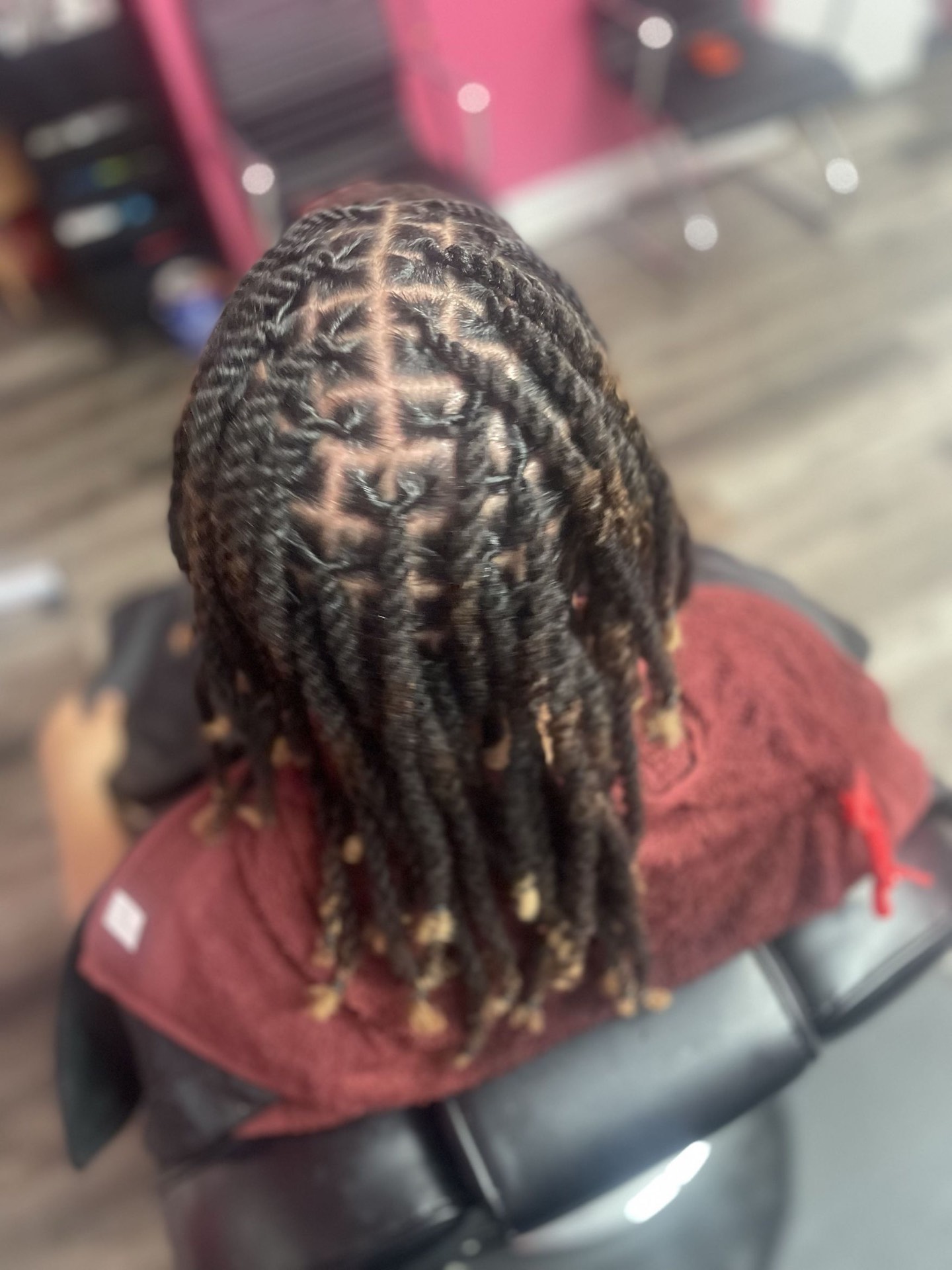 Shellz Beauty Bar locs work